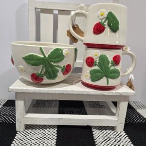 🍓 Sweetest Spring! Lang Strawberry 3-Piece Ceramic Set - NWT